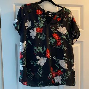 Old Navy short sleeve chiffon top size medium